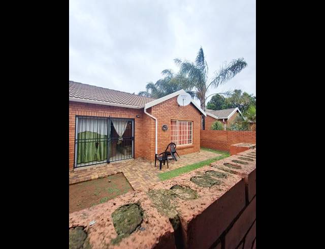 2 BEDROOM PROPERTY TO RENT IN KYALAMI HILLS